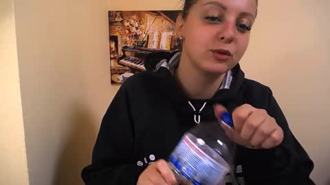 Snapshot of _annabelle_lee chatting on 10/10/25, 06:34 Anna online show from 10/10/25, 06:34