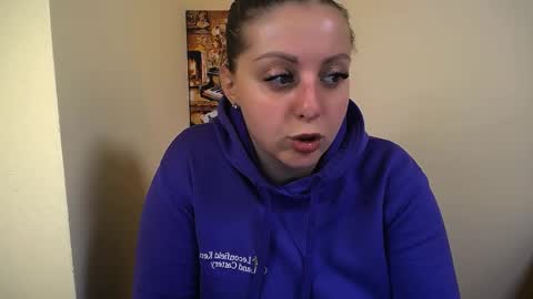 Snapshot of _annabelle_lee chatting on 10/15/25, 06:57 Anna online show from 10/15/25, 06:57