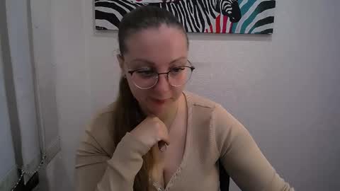 Snapshot of _annabelle_lee chatting on 11/11/25, 08:14 Anna online show from 11/11/25, 08:14