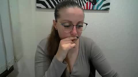 Snapshot of _annabelle_lee chatting on 12/04/25, 10:46 Anna online show from 12/04/25, 10:46