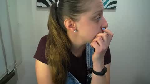 Snapshot of _annabelle_lee chatting on 07/29/26, 06:22 Anna online show from 07/29/26, 06:22