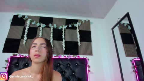 Annie Andrick online show from 04/20/26, 11:02