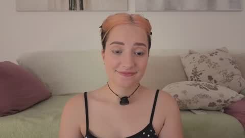 Snapshot of _annieone chatting on 07/25/26, 02:47 Anna online show from 07/25/26, 02:47