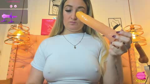 _antonella_11 online show from 03/31/26, 10:21