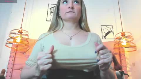 _antonella_11 online show from 06/10/26, 10:30