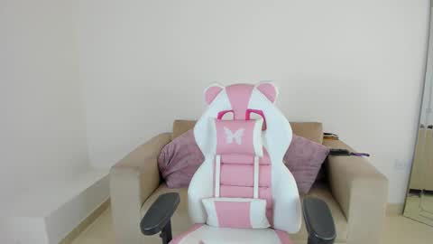    online show from 02/25/25, 01:28