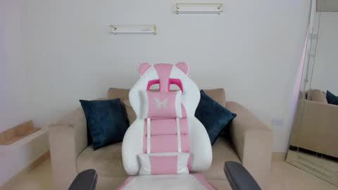    online show from 11/08/25, 12:16