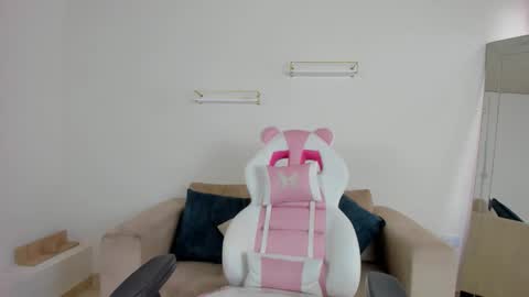    online show from 12/02/25, 12:21