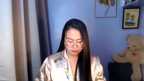 Snapshot of _arah chatting on 05/15/26, 11:01 arah online show from 05/15/26, 11:01