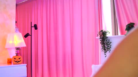 Arielle online show from 11/06/25, 09:21