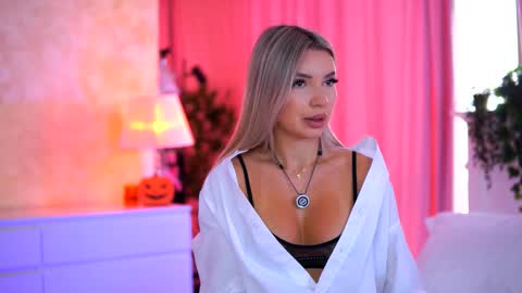 Arielle online show from 11/17/25, 09:59