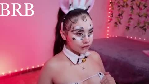 Snapshot of _ariiaa_ chatting on 10/12/25, 11:26 Aria online show from 10/12/25, 11:26