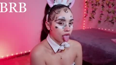 Snapshot of _ariiaa_ chatting on 04/26/26, 02:09 Aria online show from 04/26/26, 02:09