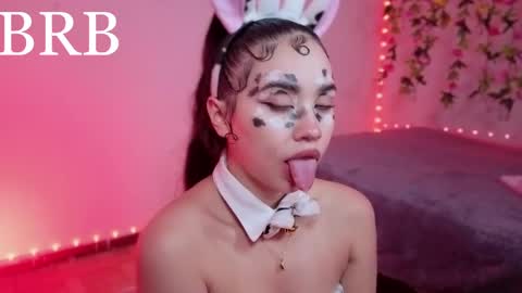 Snapshot of _ariiaa_ chatting on 04/30/26, 03:13 Aria online show from 04/30/26, 03:13