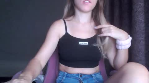 Ashlee Bond online show from 10/17/25, 10:45