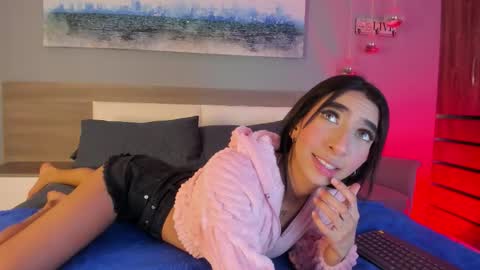 Snapshot of _ashly_77 chatting on 11/06/25, 07:37 Ashly online show from 11/06/25, 07:37