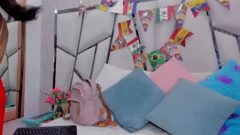 Aura online show from 07/12/26, 03:08