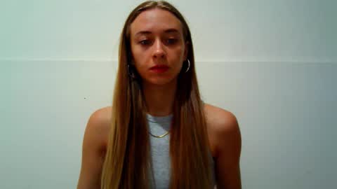 Snapshot of _aurora_sweet chatting on 09/16/25, 07:42 _aurora_sweet online show from 09/16/25, 07:42