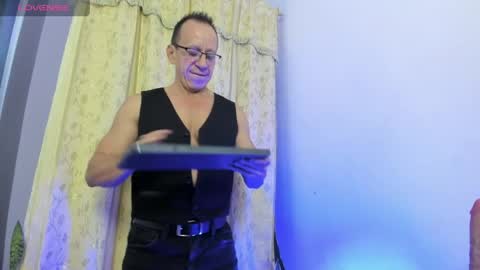 Snapshot of _axelking1_ chatting on 05/20/26, 11:49 Axel online show from 05/20/26, 11:49
