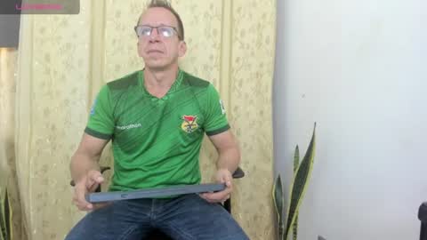 Axel online show from 06/22/26, 11:40