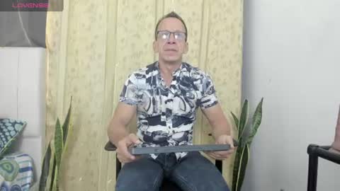 Axel online show from 07/08/26, 11:48