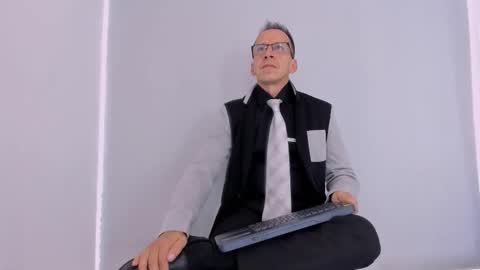 _axelking_ online show from 10/30/25, 11:44