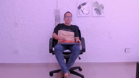 _axelking_ online show from 02/16/26, 11:39