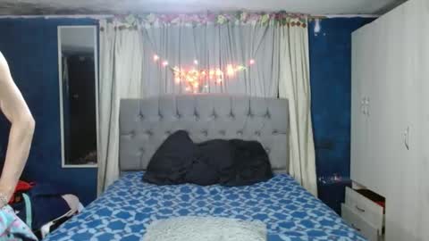 Snapshot of _azalea_65 chatting on 10/05/25, 01:15 _azalea_65 online show from 10/05/25, 01:15