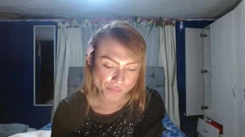 Snapshot of _azalea_65 chatting on 10/28/25, 02:37 _azalea_65 online show from 10/28/25, 02:37