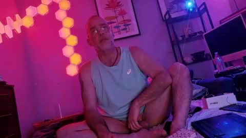 Chupa Bear online show from 11/24/25, 08:14