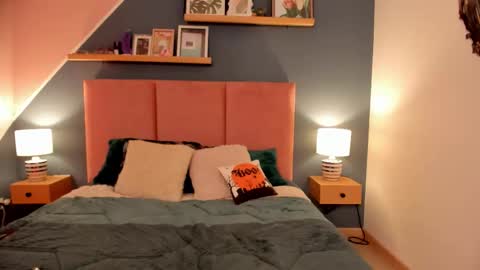 Sofia online show from 01/05/26, 05:27