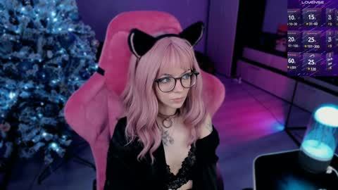 Snapshot of _black_fox__ chatting on 12/15/24, 09:20 Olivia Subscribe to my Fansly -   online show from 12/15/24, 09:20