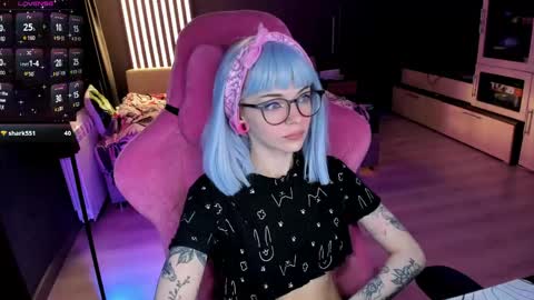 Snapshot of _black_fox__ chatting on 05/13/26, 12:19 Olivia Subscribe to my Fansly - online show from 05/13/26, 12:19