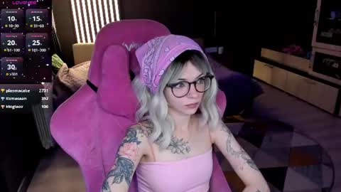 Snapshot of _black_fox__ chatting on 08/07/26, 12:23 Olivia Subscribe to my Fansly - online show from 08/07/26, 12:23