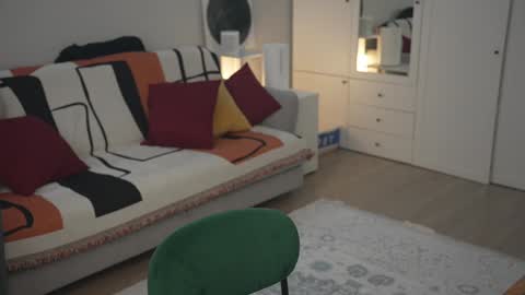 Lili online show from 02/26/25, 10:15