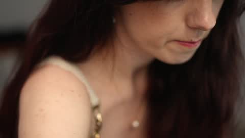 Lili online show from 11/22/25, 12:15