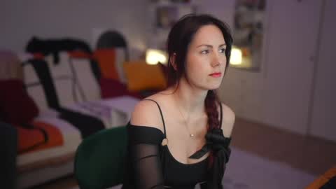 Lili online show from 04/11/26, 09:24