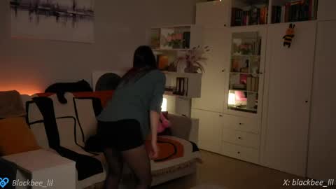 Lili online show from 05/27/26, 05:21