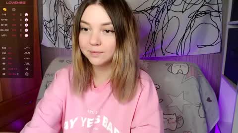 Snapshot of _blonde_barbie_ chatting on 06/01/26, 10:17 Elizabeth online show from 06/01/26, 10:17