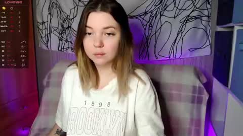 Snapshot of _blonde_barbie_ chatting on 06/18/26, 10:03 Elizabeth online show from 06/18/26, 10:03