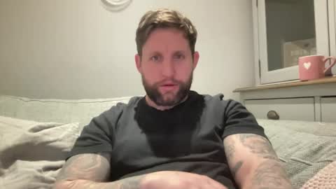 Snapshot of _british_hung_ chatting on 01/09/25, 01:13 UK BigThick Cock online show from 01/09/25, 01:13