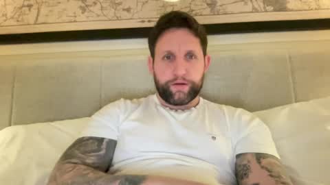 Snapshot of _british_hung_ chatting on 02/17/25, 09:30 UK BigThick Cock online show from 02/17/25, 09:30