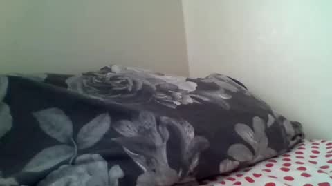 Snapshot of _bunny_b chatting on 10/27/25, 04:38 I will be back soon online show from 10/27/25, 04:38