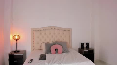 Luciana online show from 09/15/25, 11:16