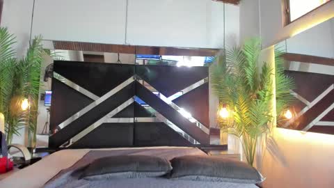 Candy online show from 11/08/25, 04:07