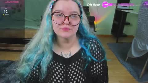 _candym1lky_ online show from 10/13/25, 08:36