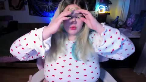 _candym1lky_ online show from 01/19/26, 06:50