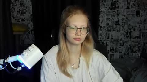 Snapshot of _caramel_milk_ chatting on 09/22/25, 02:57 Merlizz online show from 09/22/25, 02:57