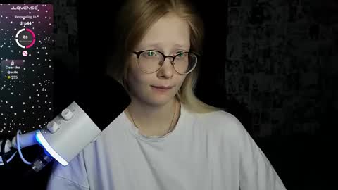 Snapshot of _caramel_milk_ chatting on 09/23/25, 02:58 Merlizz online show from 09/23/25, 02:58