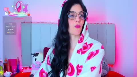 Snapshot of _caro_lyne_ chatting on 06/16/26, 05:59 Carolina online show from 06/16/26, 05:59